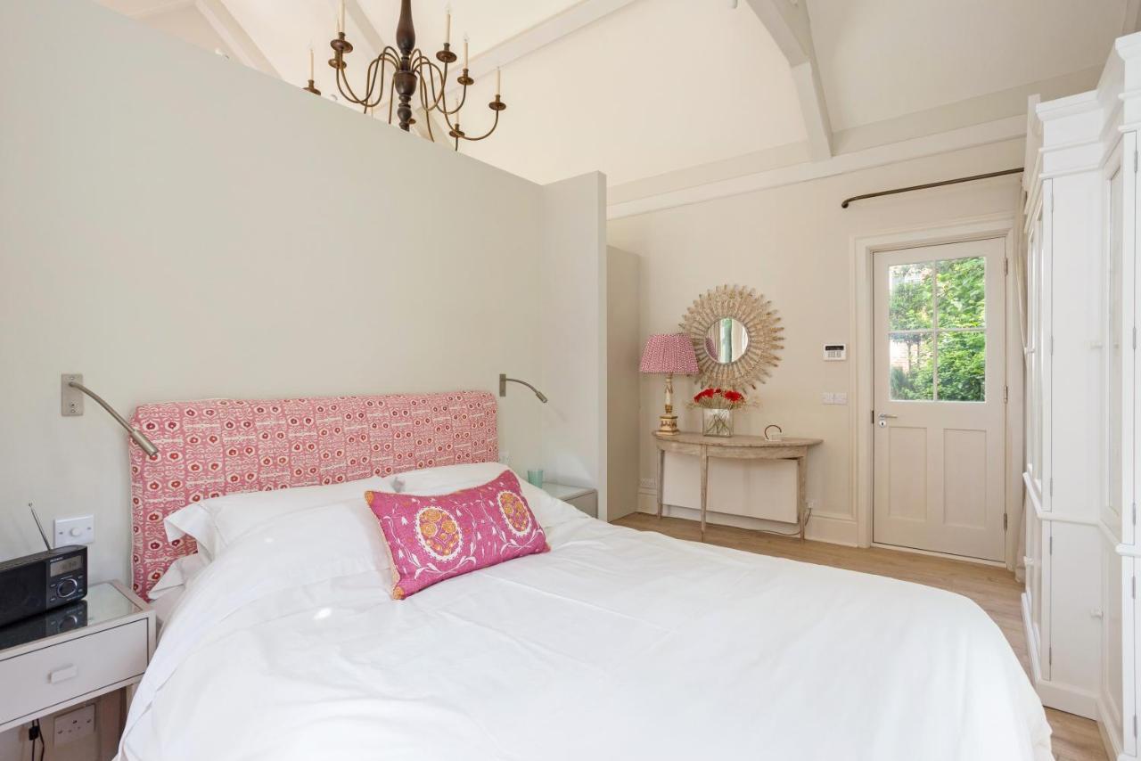 The Annexe - Beautiful Apartment With Garden Close To Heathrow And Windsor ستينس المظهر الخارجي الصورة