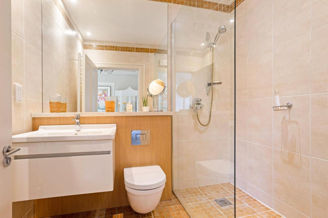 The Annexe - Beautiful Apartment With Garden Close To Heathrow And Windsor ستينس المظهر الخارجي الصورة