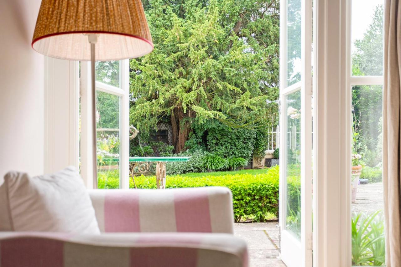 The Annexe - Beautiful Apartment With Garden Close To Heathrow And Windsor ستينس المظهر الخارجي الصورة